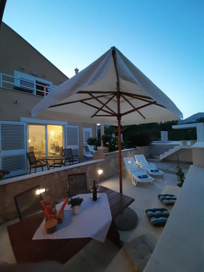 Villa "Amber" With A Pool Млини Екстериор снимка