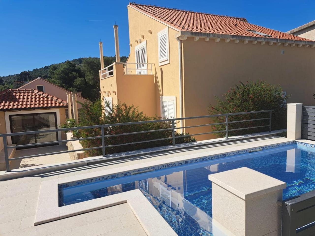 Villa "Amber" With A Pool Млини Екстериор снимка