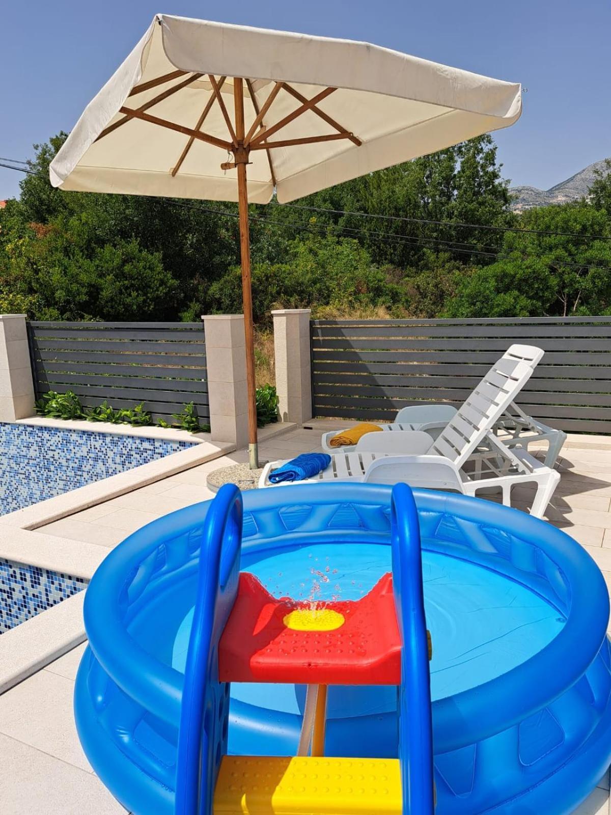 Villa "Amber" With A Pool Млини Екстериор снимка