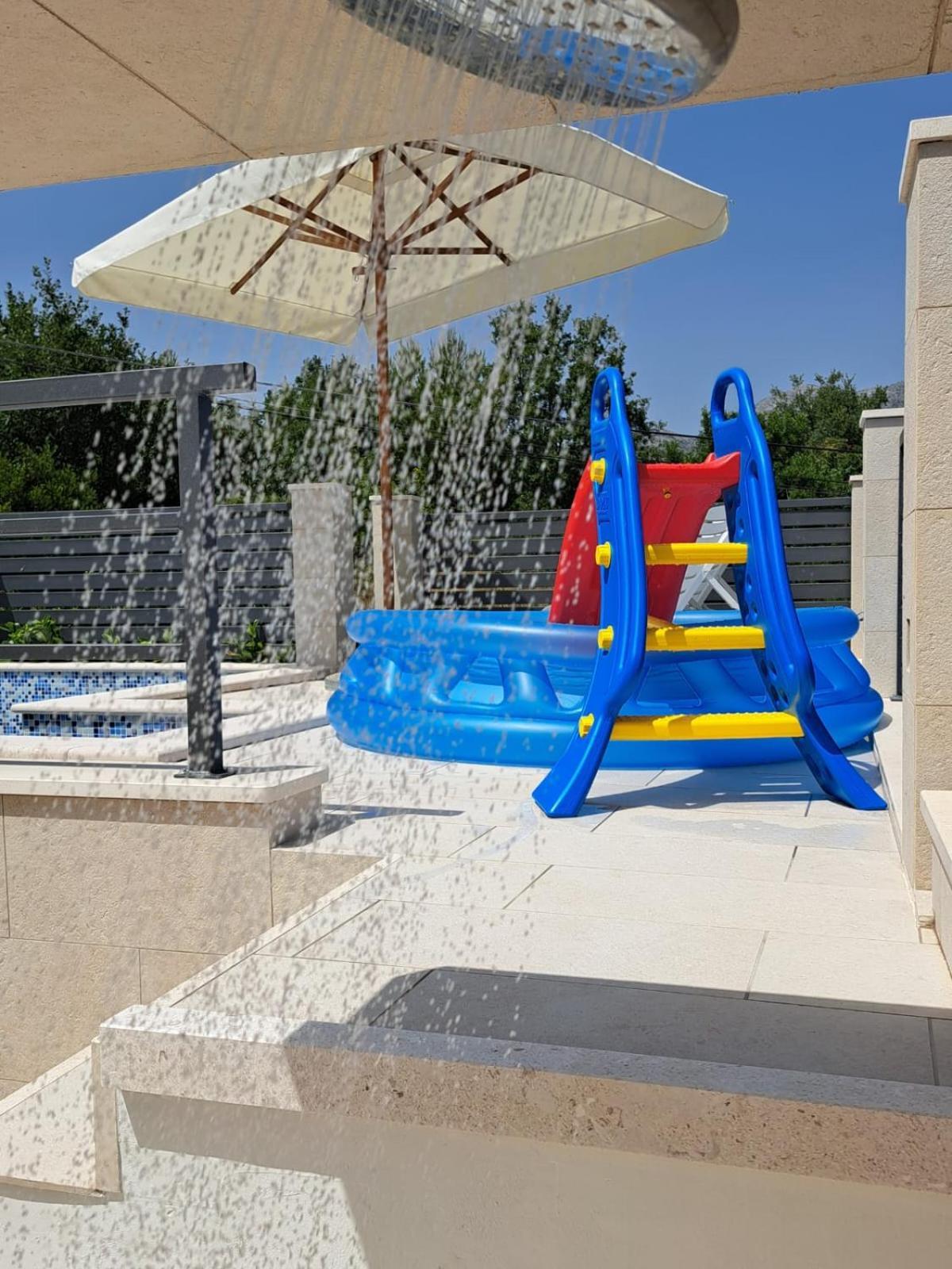 Villa "Amber" With A Pool Млини Екстериор снимка