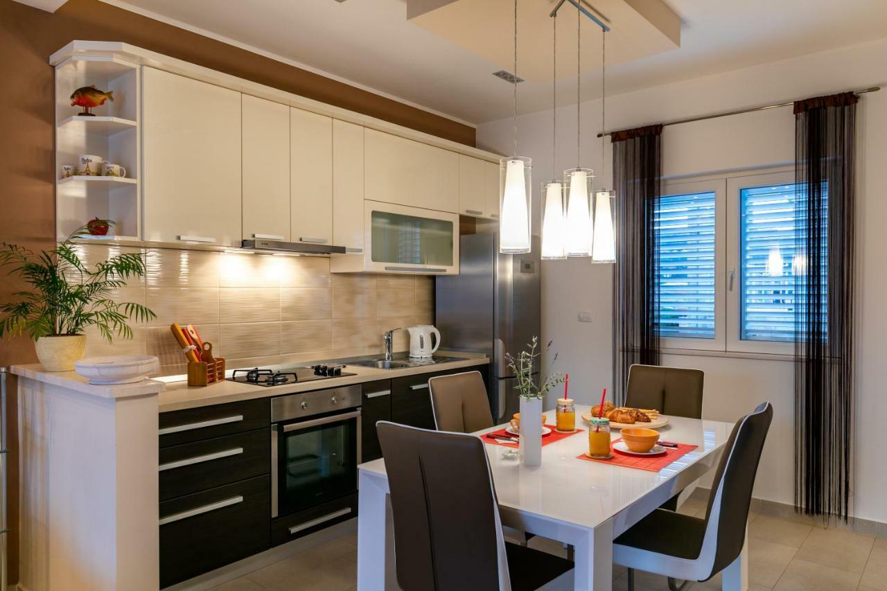 Villa "Amber" With A Pool Млини Екстериор снимка